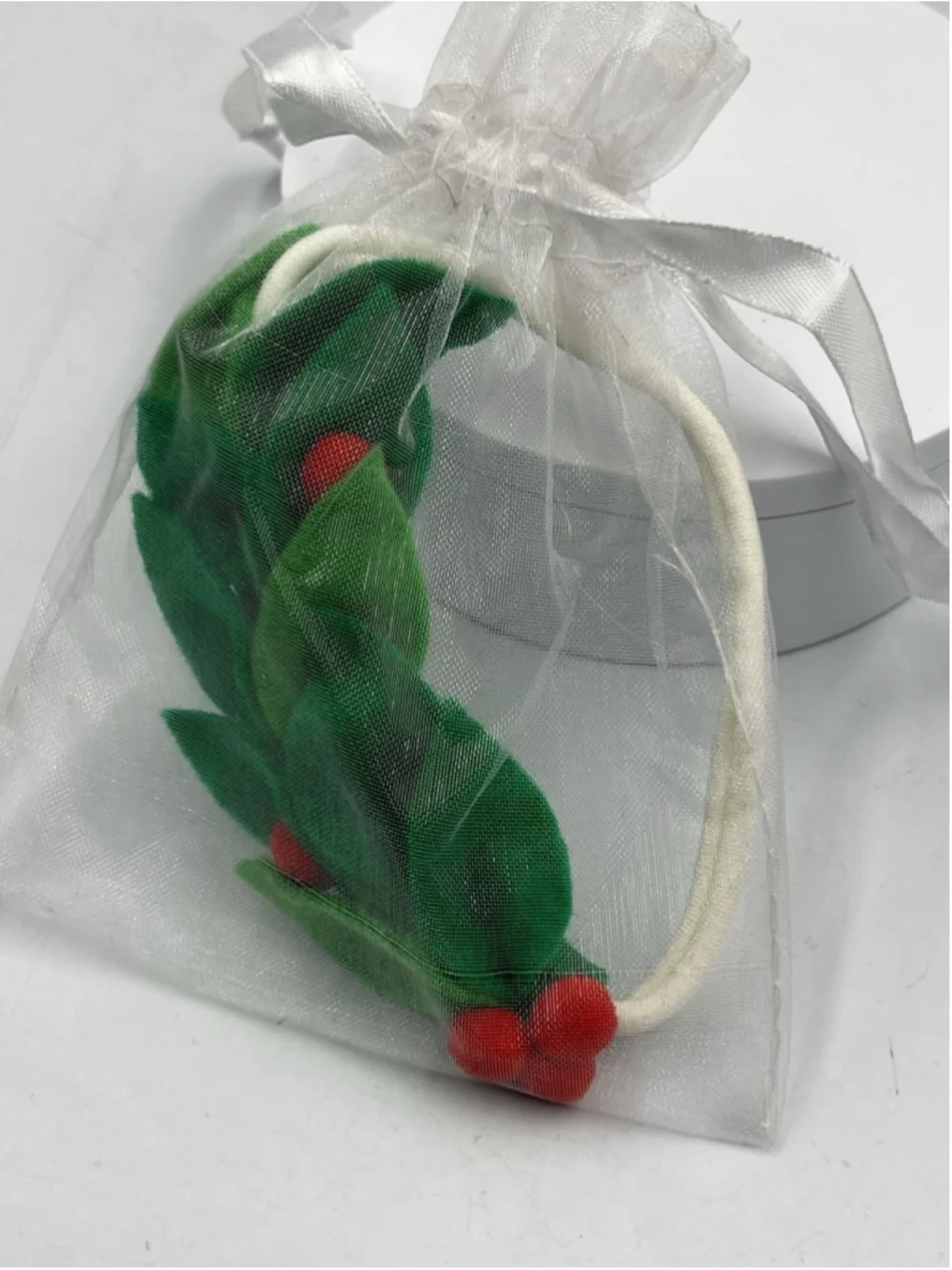 Mistletoe Holiday Hair Accessory THROW UP YOUR HAIR IN HOLIDAY STYLE NEW